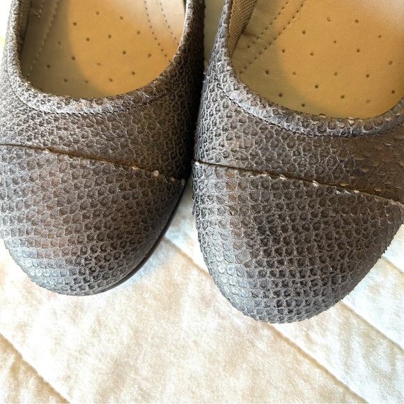 Ecco Leather Ballet Flats Reptile Taupe. Size 39. - Picture 3 of 10